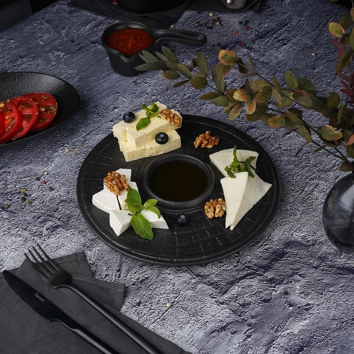Блюдо для подачи  Black Raw Stellar 25 см, P.L. Proff Cuisine